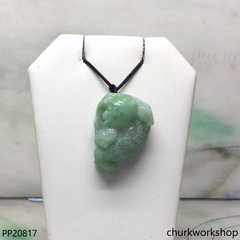 Green lucky toad pendant (蟾蜍)