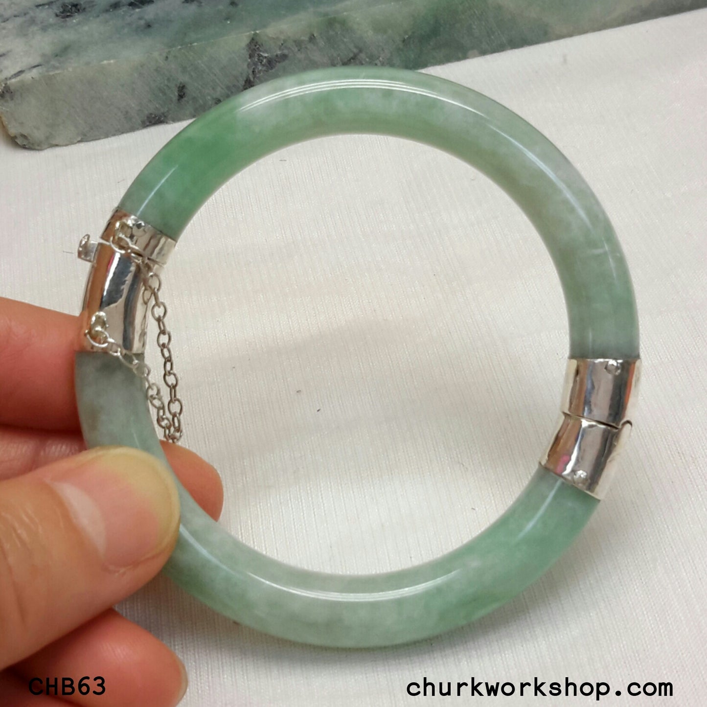 Hinged jade bangle