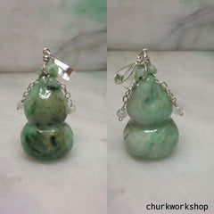 Jade gourd pendant