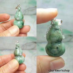 Jade gourd pendant