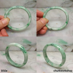 Green oval jade bangle