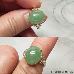Light green jade cabochon ring 14K yellow gold