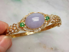 18k yellow gold lavender oval jade bangle