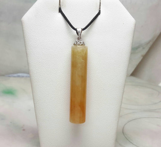 Red jade pendant