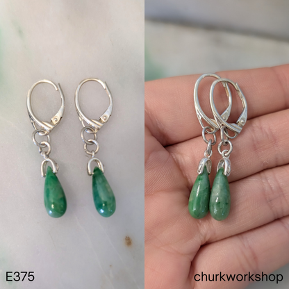 Oily leaf green raindrop jade dangling earrings