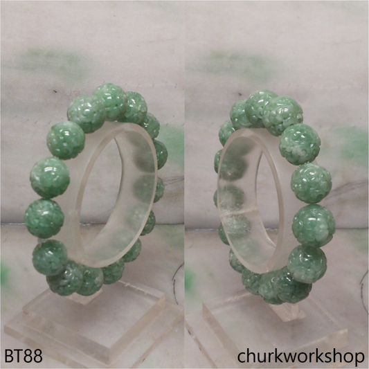Green carved jade beads bracelet