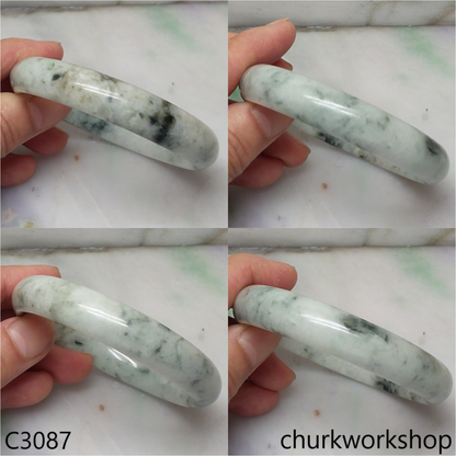 Large light green jade bangle