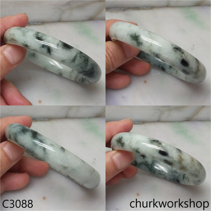 Large light green jade bangle