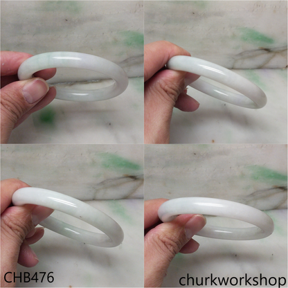 Pale lavender with pale green bangle