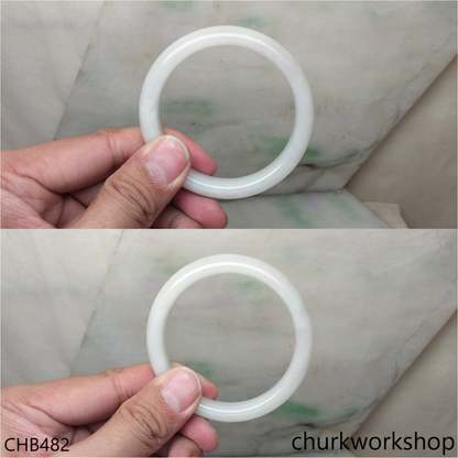 Pale lavender with pale green bangle