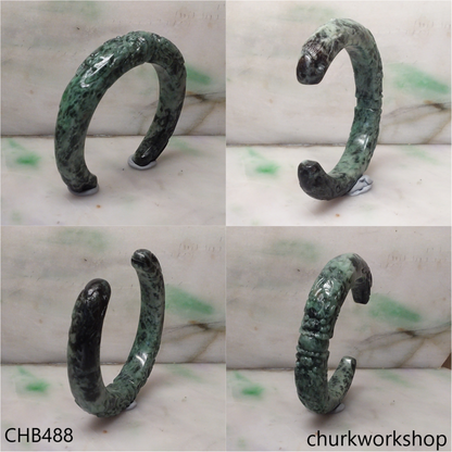 Carved double dragon jade cuff