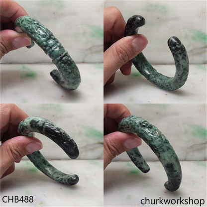 Carved double dragon jade cuff