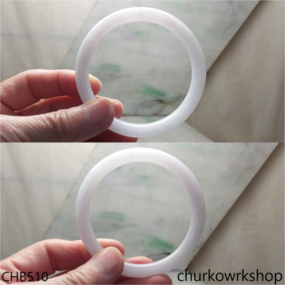 Light lavender jade bangle