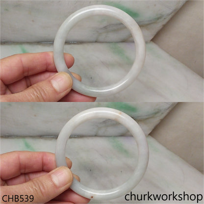 Pale lavender bangle