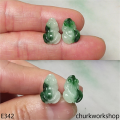 Green jade frog silver ear stud