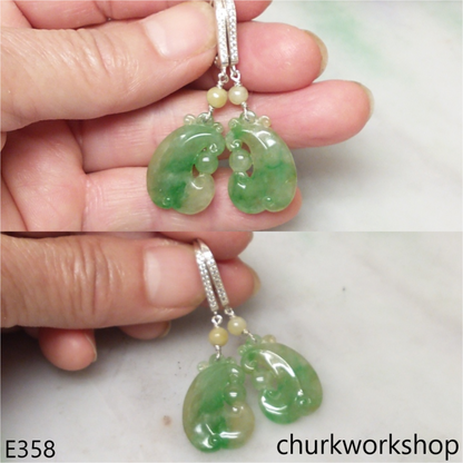 Green mix yellowish jade carving earrings