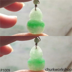 Jade gourd pendant
