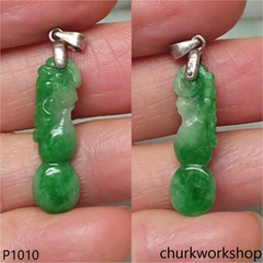 Green jade gourd pendant