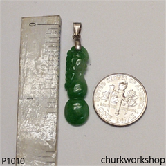 Green jade gourd pendant