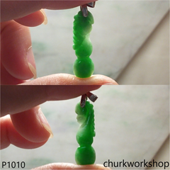 Green jade gourd pendant