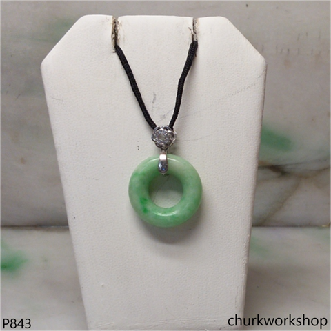 Light apple green round jade pendant