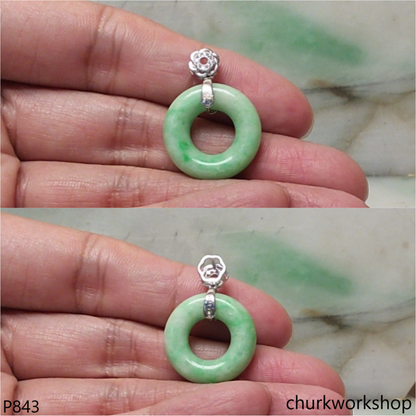 Light apple green round jade pendant