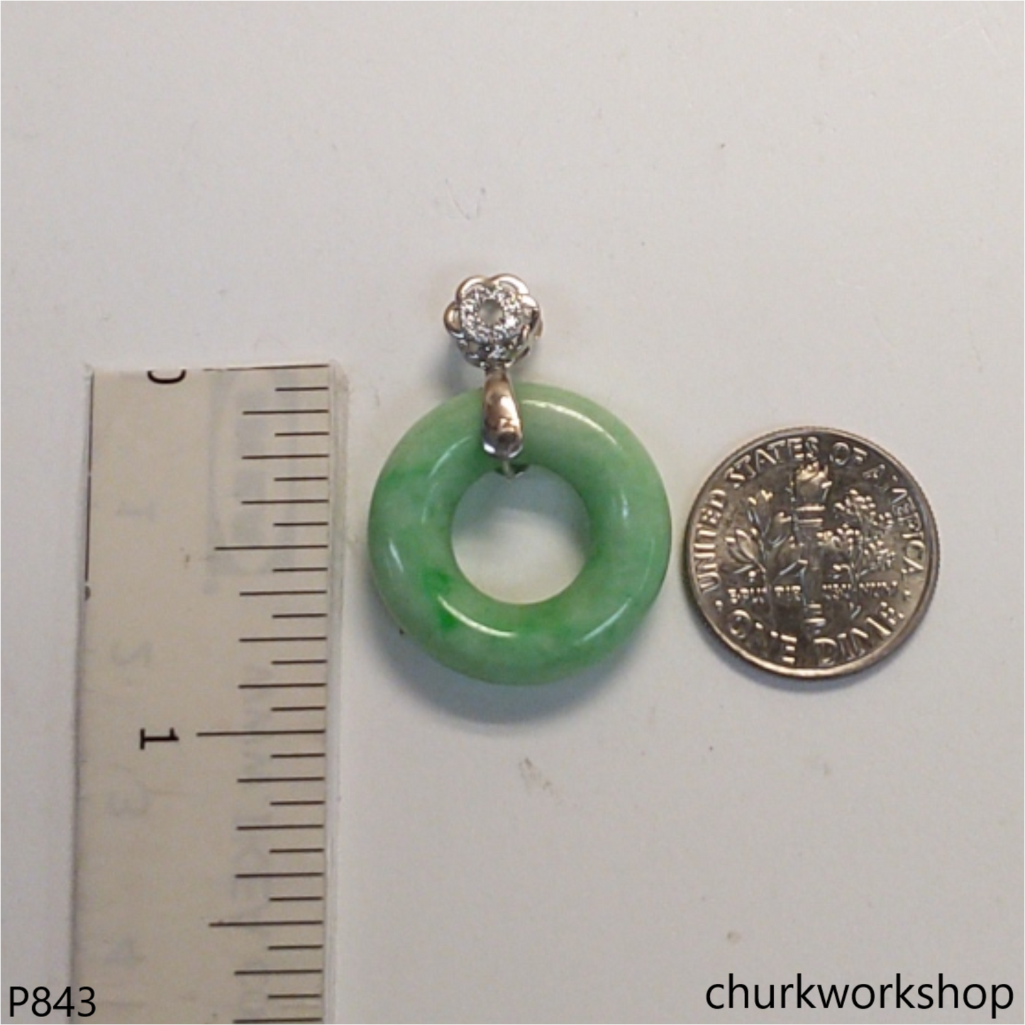 Light apple green round jade pendant