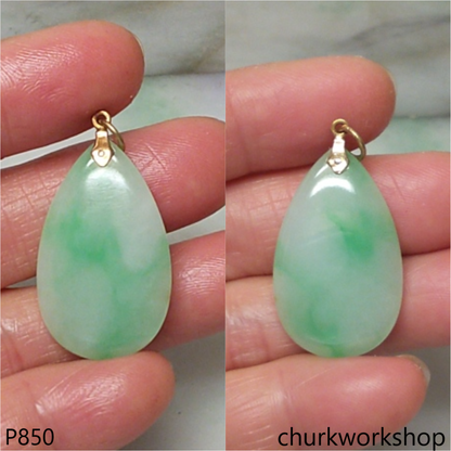14K yellow gold jade pendant
