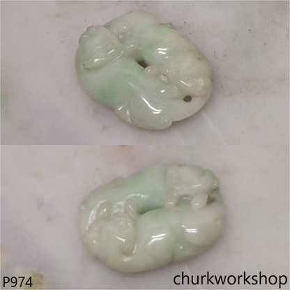 Light green jade double cat pendant