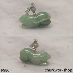 Jade mouse pendant
