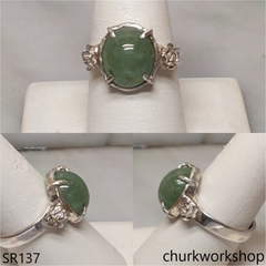 Oily green jade ring