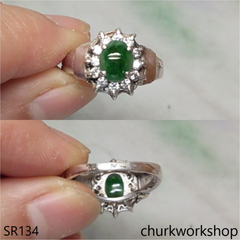 Oval green jade ring