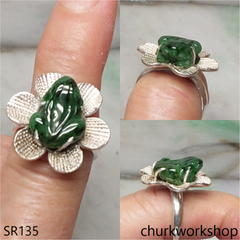 Dark green frog jade ring