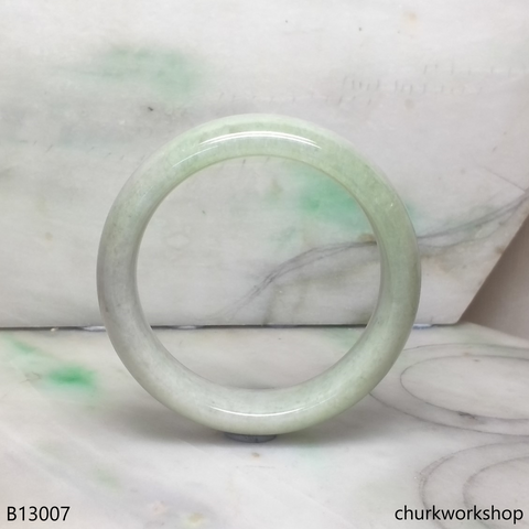 Light pea green jade bangle