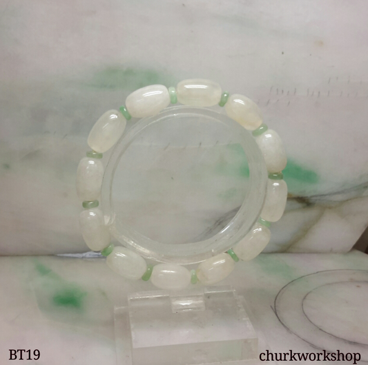 White barrel beads bracelet