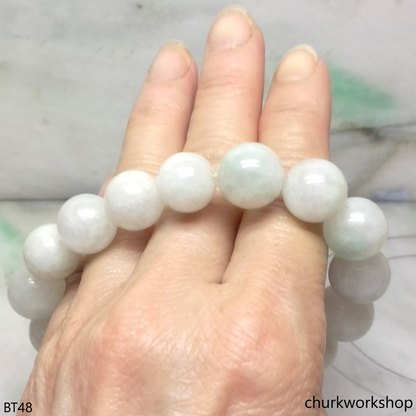 Pale green beads bracelet