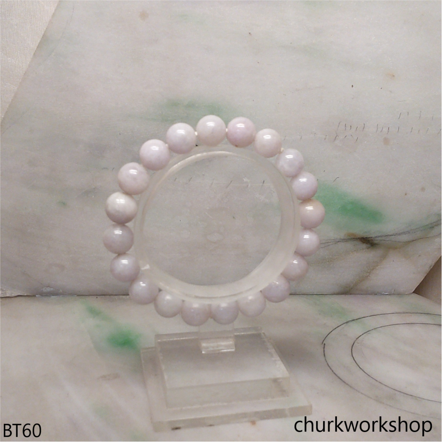 Light lavender beads bracelet