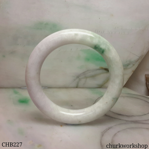 Pale lavender jade bangle
