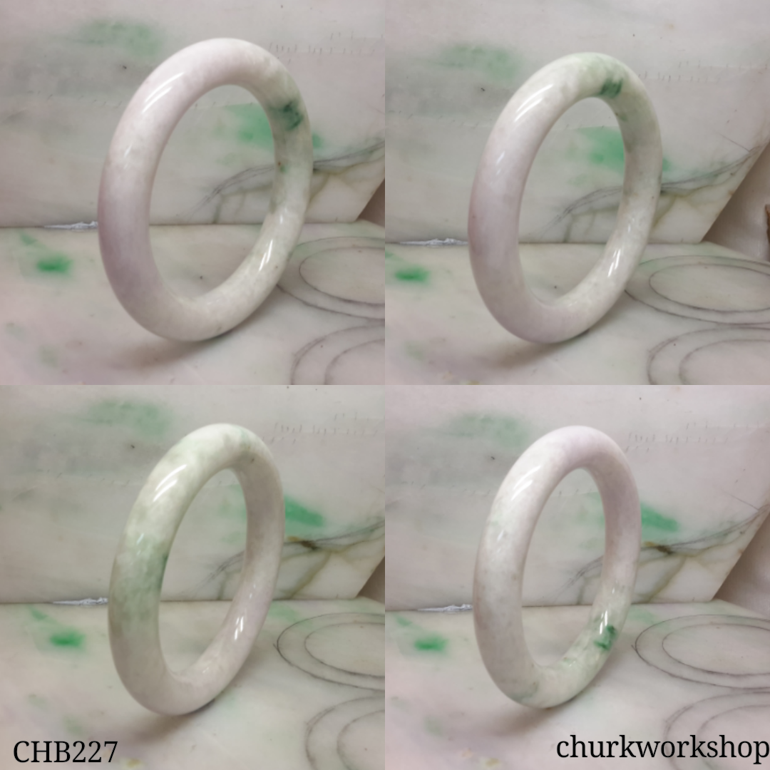 Pale lavender jade bangle