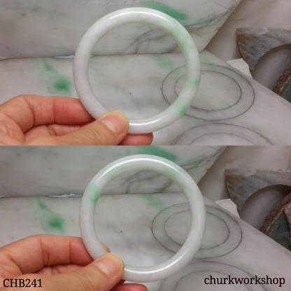 Pale lavender jade bangle