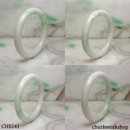 Pale lavender jade bangle