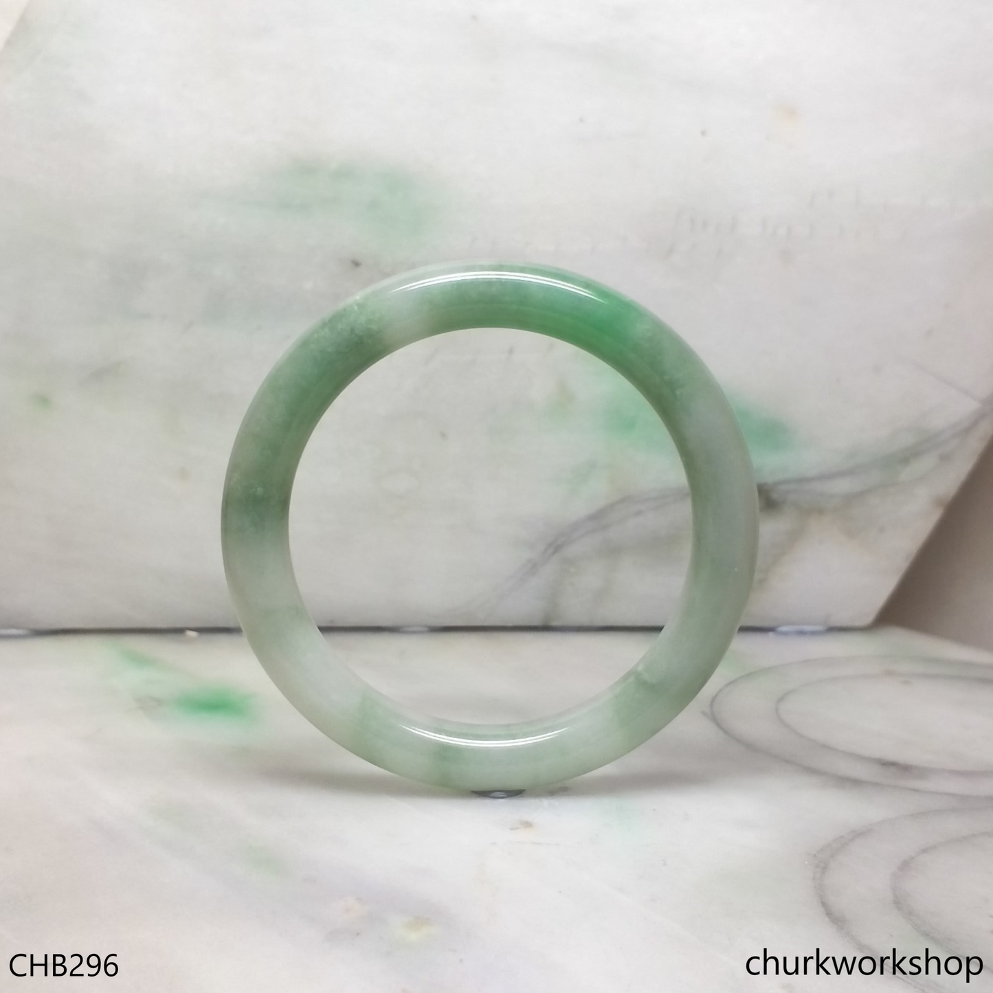Molt green jade bangle