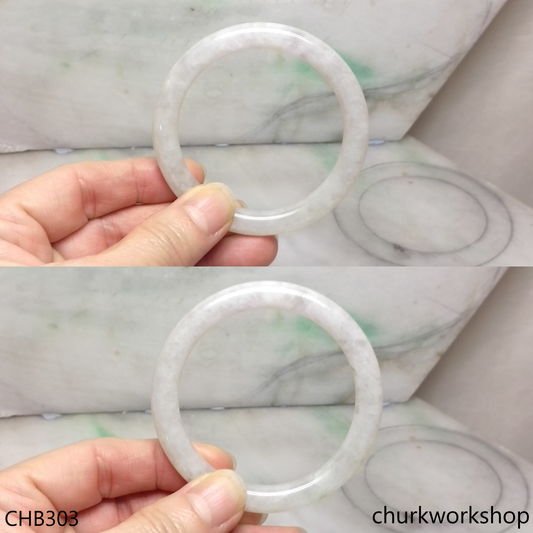 Pale lavender jade bangle