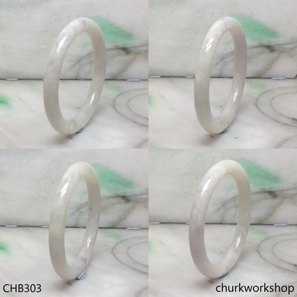 Pale lavender jade bangle