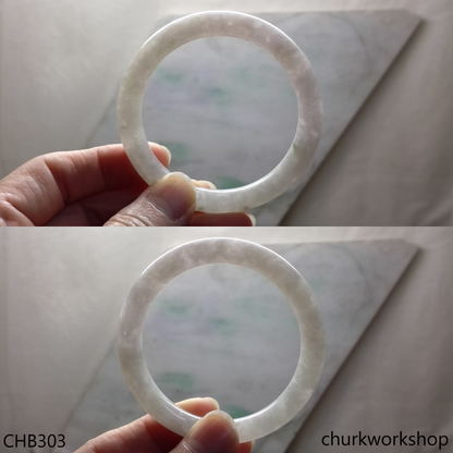 Pale lavender jade bangle