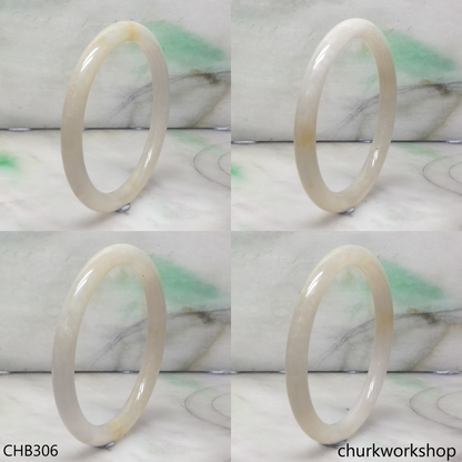 Pale yellowish lavender jade bangle