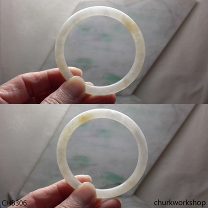 Pale yellowish lavender jade bangle