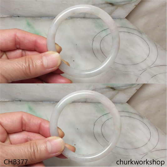 Pale lavender mix pale green bangle