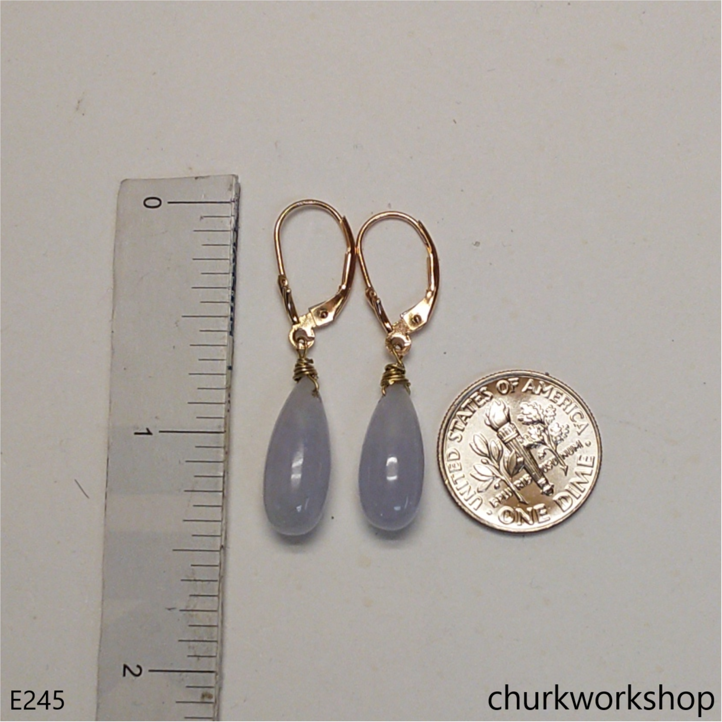 Pale lavender jade 14k gold earring