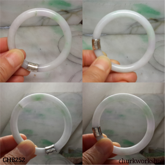 Small light green jade bangle
